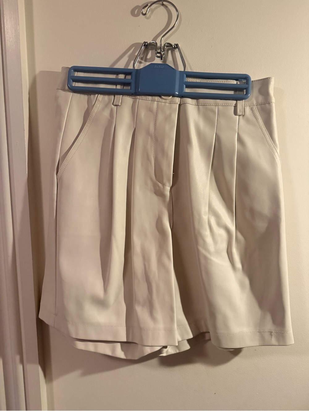 Topshop Cream Faux Leather  Pleated High-Waist Shorts